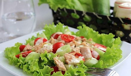 Salat cá ngừ cho bữa tối
